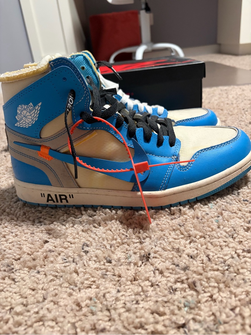 Jordan 1 Off White UNC Size 11